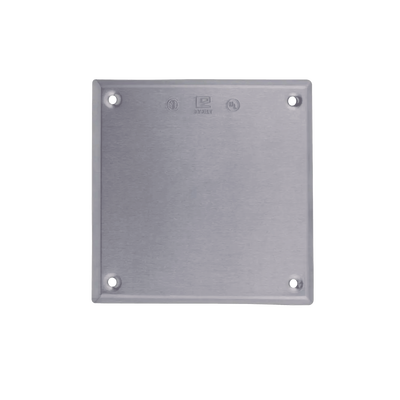 Imagen de Tapa cuadrada ciega de aluminio para caja cuadrada.