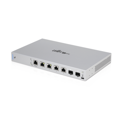 Imagen de Switch UniFi 7 puertos (1 x consola, 4 x PoE++ 802.3bt y 2 SFP+)